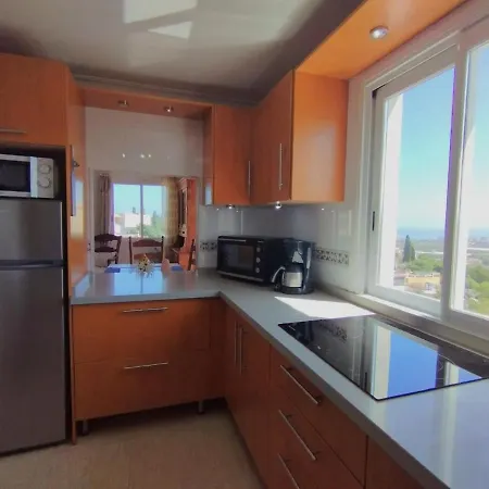 Amazing 2 Bedroom With Private Roof Terrace In شقة