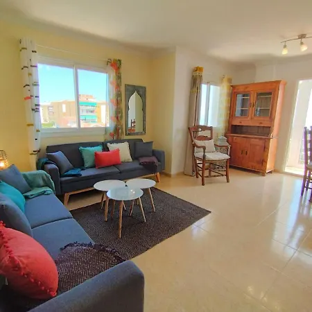 Amazing 2 Bedroom With Private Roof Terrace In Apartment